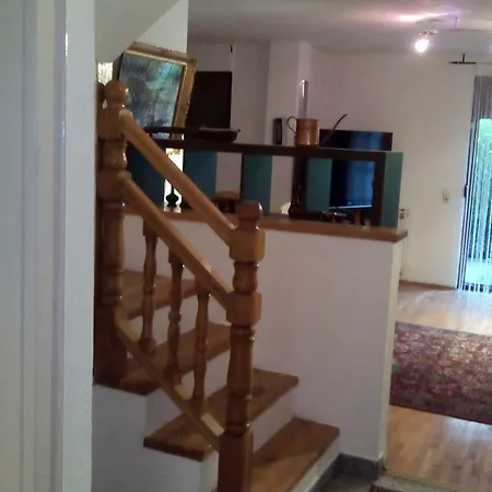Leila Villa